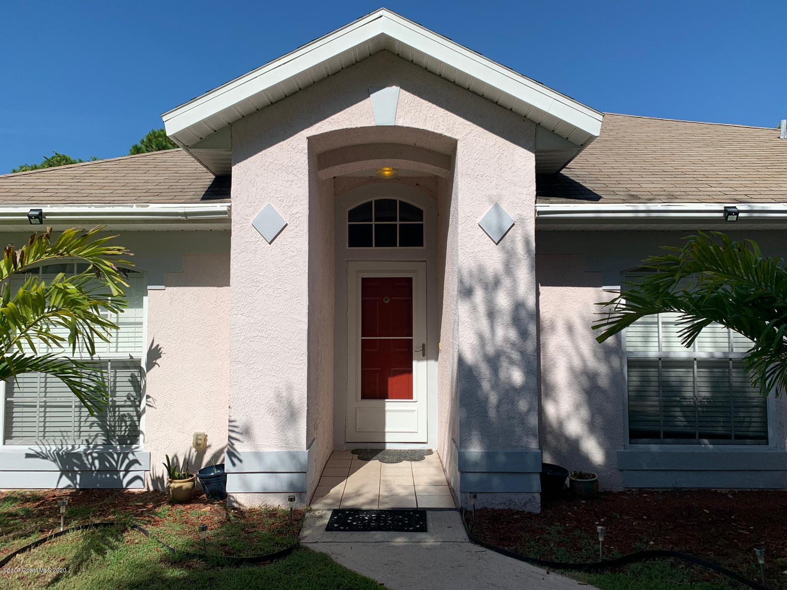 125 Tudor Road Southwest Palm Bay, FL 32908 - Photo 3 of 20 15801974-10ed-4f84-b072-481c3dd41ee0 2