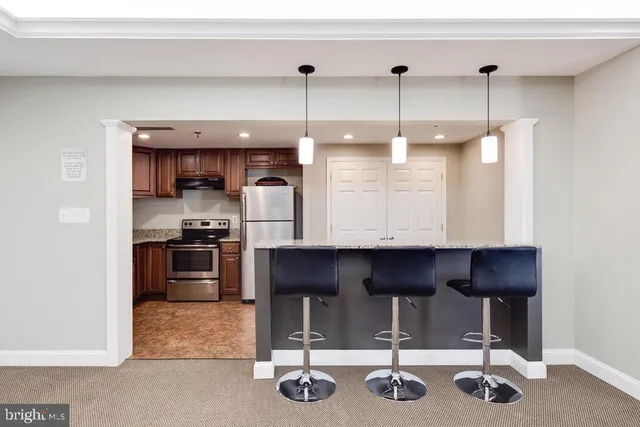 $2,300 | 6300 Stevenson Avenue, Unit 722, Alexandria, VA 22304