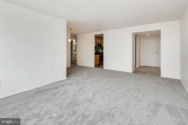 $2,300 | 6300 Stevenson Avenue, Unit 722, Alexandria, VA 22304