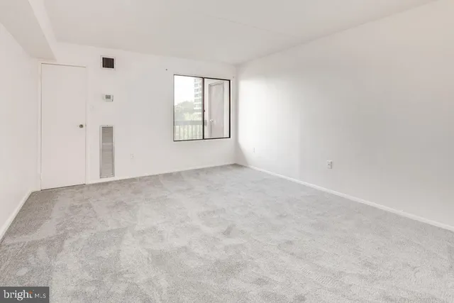 $2,300 | 6300 Stevenson Avenue, Unit 722, Alexandria, VA 22304