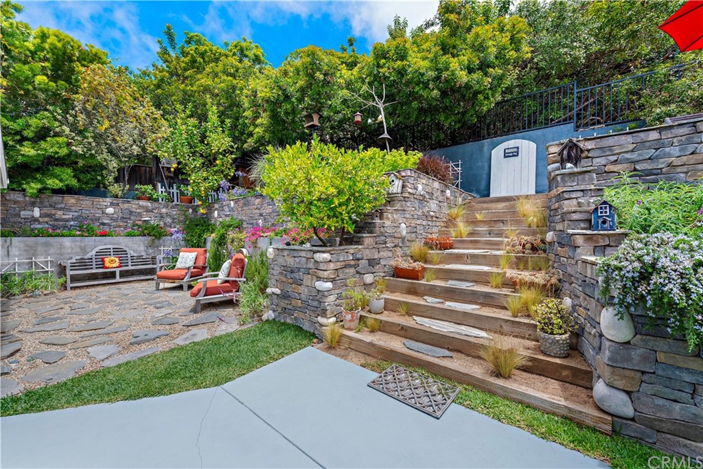 30852 Driftwood Drive Laguna Beach, CA 92651 - Photo 38 of 54 a view of a back yard of the house