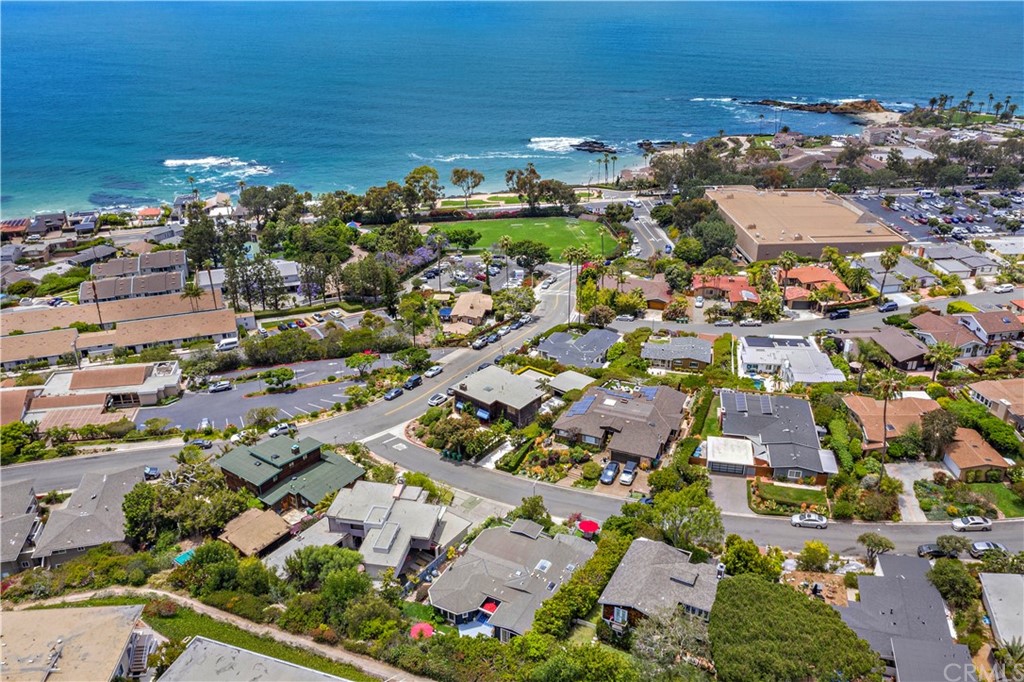 30852 Driftwood Drive Laguna Beach, CA 92651 - Photo 49 of 54 an aerial view of residential houses with outdoor space