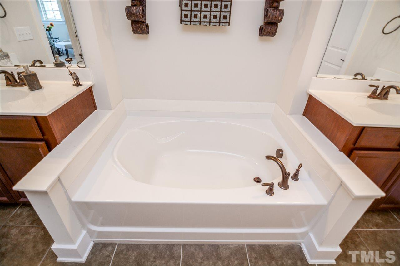 9302 Andalusia Walk Raleigh, NC 27617 - Photo 17 of 25 Gallery Image 17