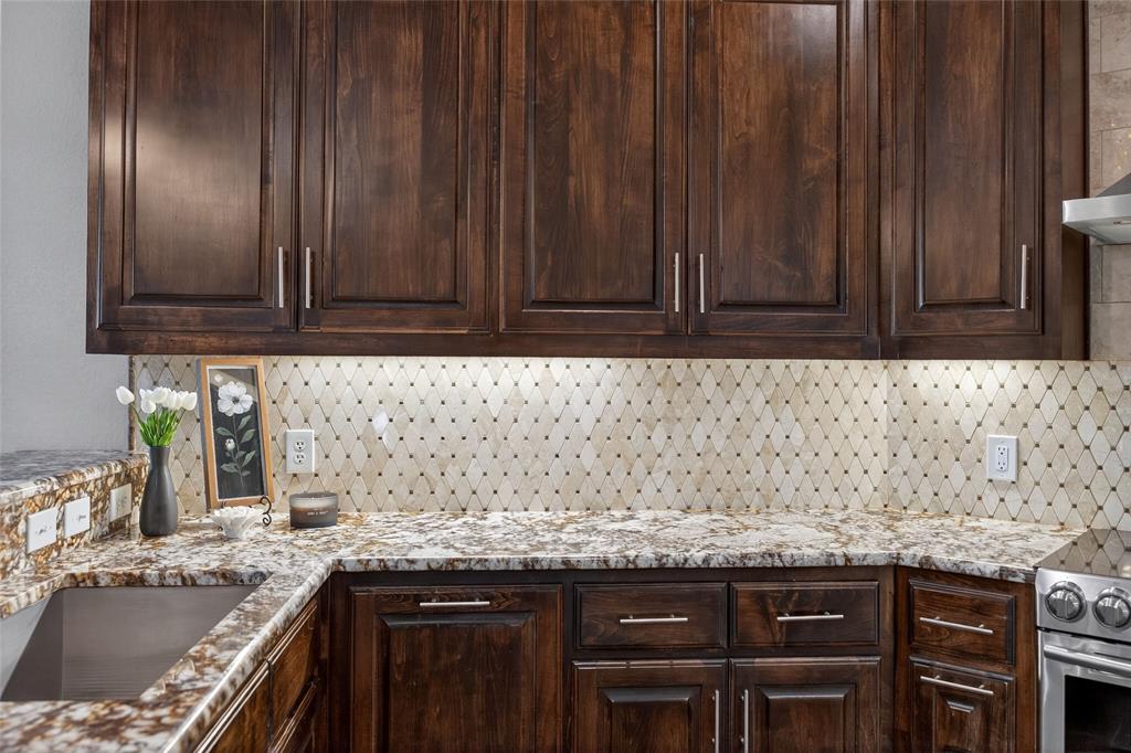 306 Garden Court Springtown, TX 76082 - Photo 20 of 39