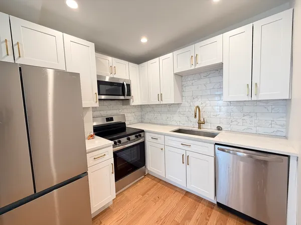 $2,600 | 95 Phillips Street, Unit 1, Methuen, MA 01844