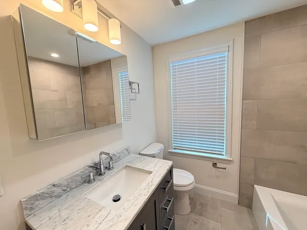 $2,600 | 95 Phillips Street, Unit 1, Methuen, MA 01844