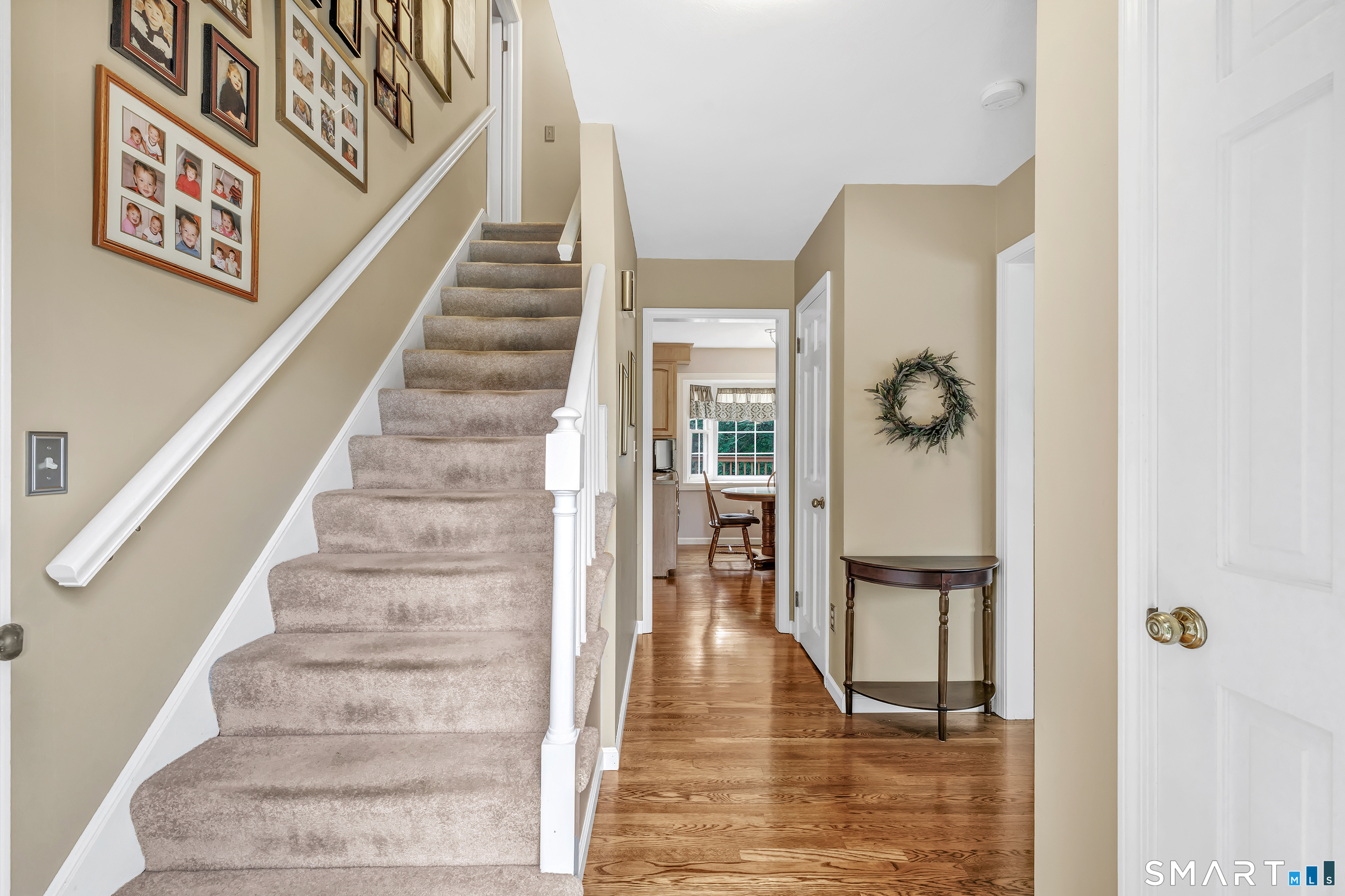 460 Stonehouse Road Trumbull, CT 06611 - Photo 4 of 25