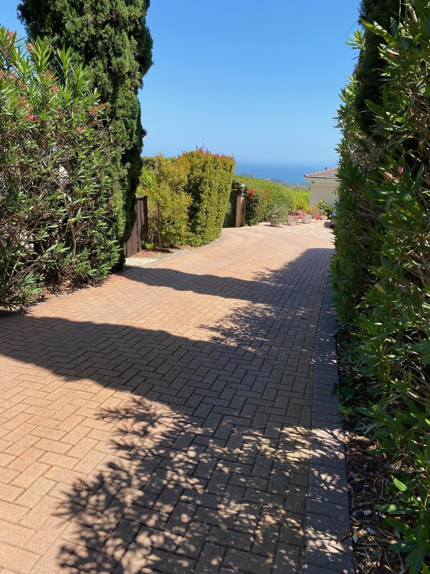 422 Las Alturas Road Santa Barbara, CA 93103 - Photo 4 of 8 driveway hr