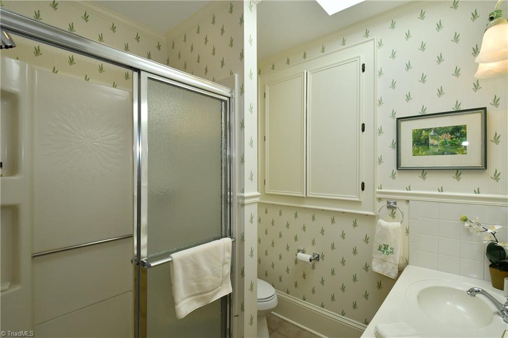846 Arbor Road Winston-Salem, NC 27104 - Photo 11 of 26 Upper Level Full Bath #1