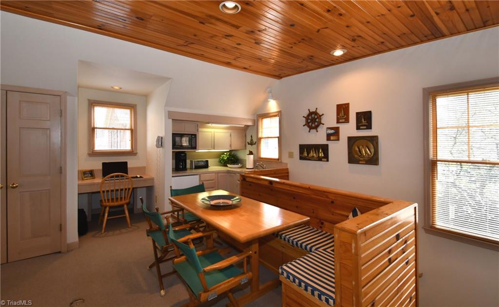 846 Arbor Road Winston-Salem, NC 27104 - Photo 22 of 26 Guest Quarter Kitchenette