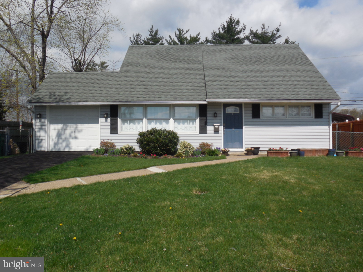 75 Plumtree Road Levittown, PA 19056 - Photo 1 of 21 Gallery Image 1