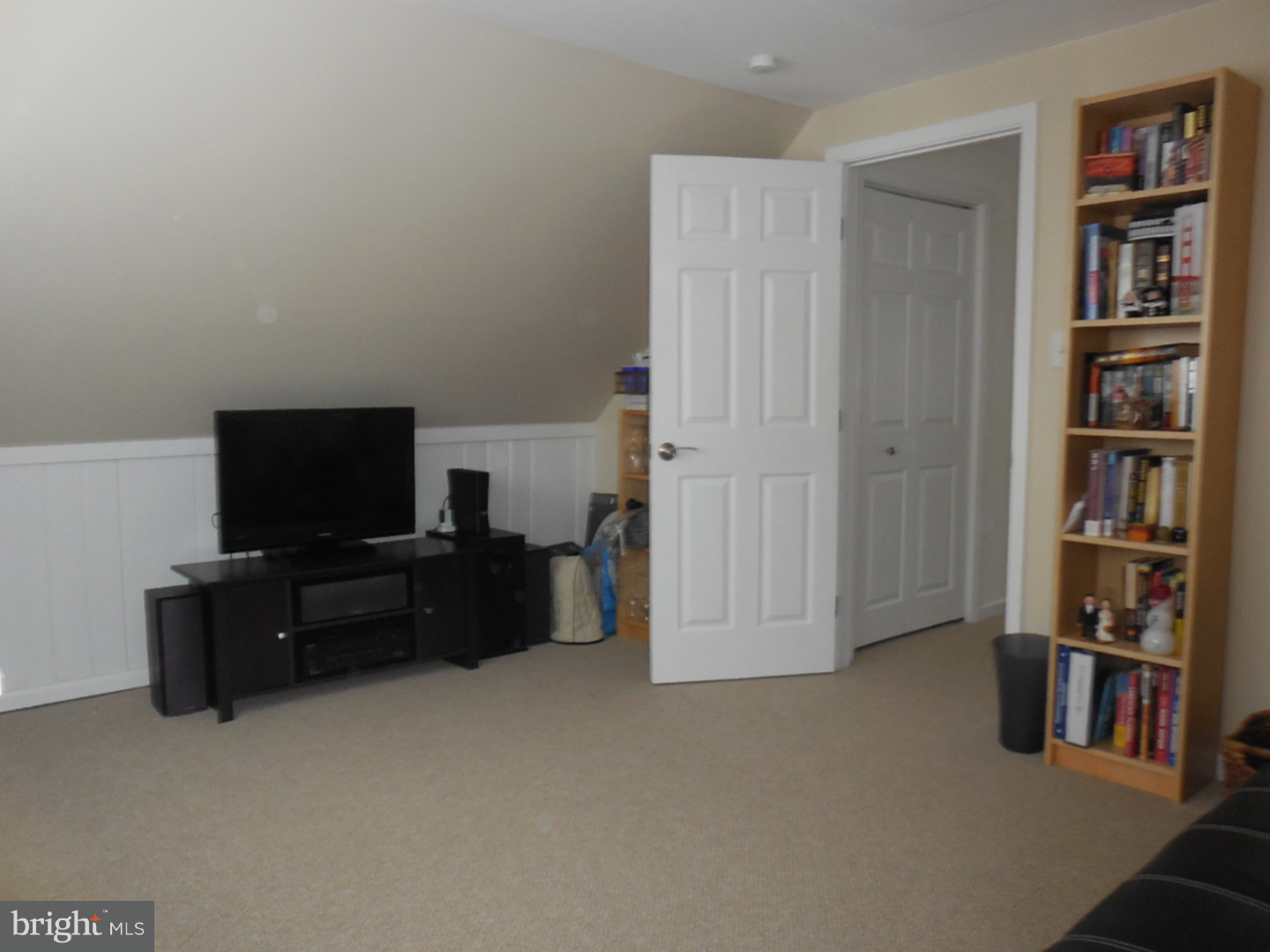 75 Plumtree Road Levittown, PA 19056 - Photo 15 of 21 Gallery Image 15