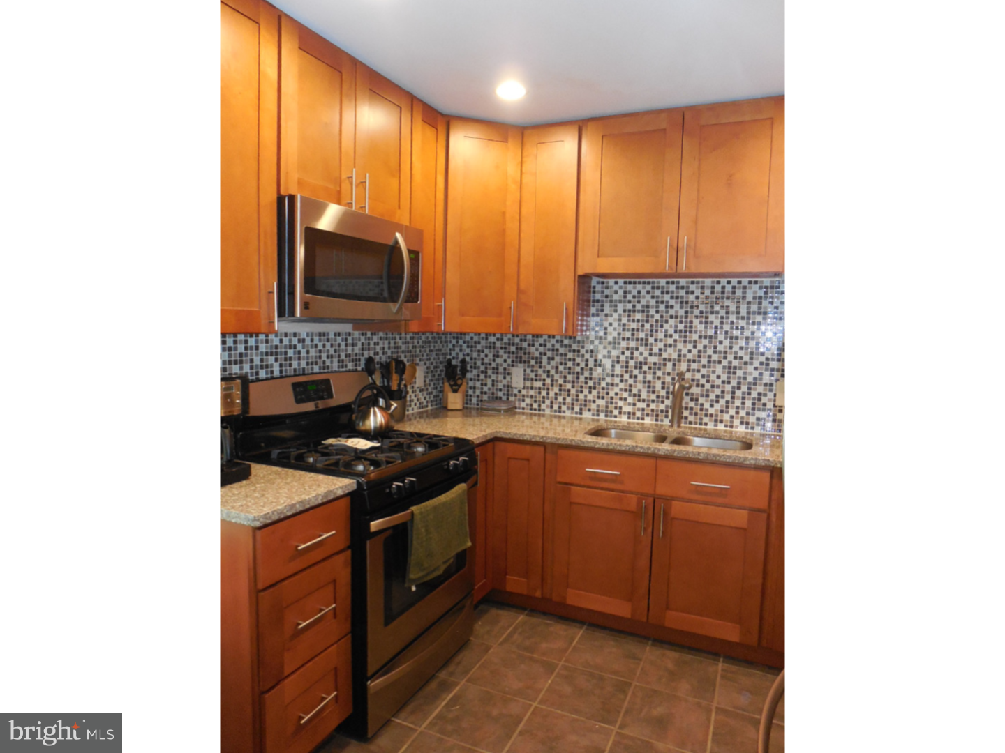75 Plumtree Road Levittown, PA 19056 - Photo 6 of 21 Gallery Image 6