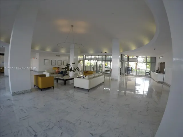 $565,000 | 1000 West Avenue, Unit PH07, Miami Beach, FL 33139