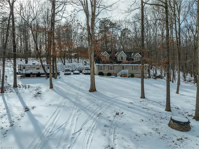 $450,000 | 1012 Tuckda Way, Hamptonville, NC 27020