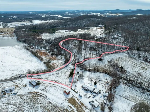 $450,000 | 1012 Tuckda Way, Hamptonville, NC 27020