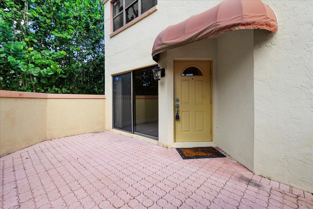 41 Uno Lago Drive Juno Beach, FL 33408 - Photo 5 of 31