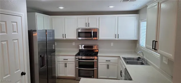 $2,175 | 6237 Capehart Falls Street, North Las Vegas, NV 89081