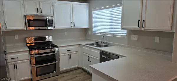 $2,175 | 6237 Capehart Falls Street, North Las Vegas, NV 89081