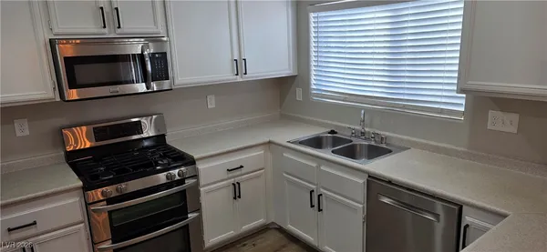 $2,175 | 6237 Capehart Falls Street, North Las Vegas, NV 89081