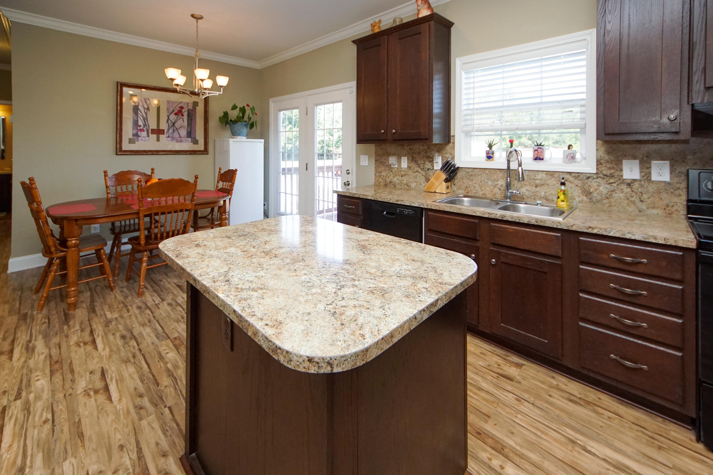 278 Campbell Road Ridgeville, SC 29472 - Photo 14 of 59 Ea-in Kitchen