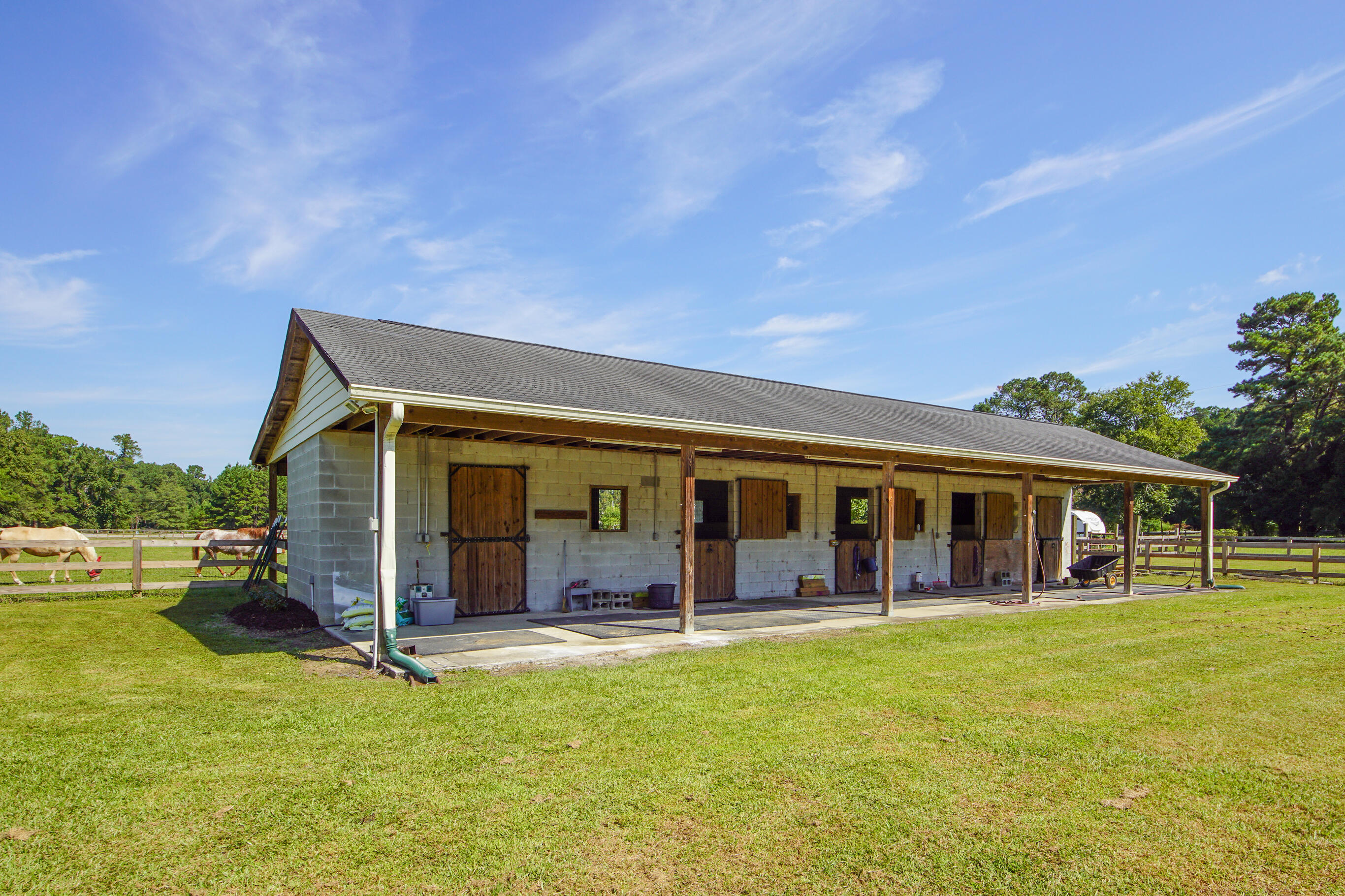 278 Campbell Road Ridgeville, SC 29472 - Photo 36 of 59 Barn