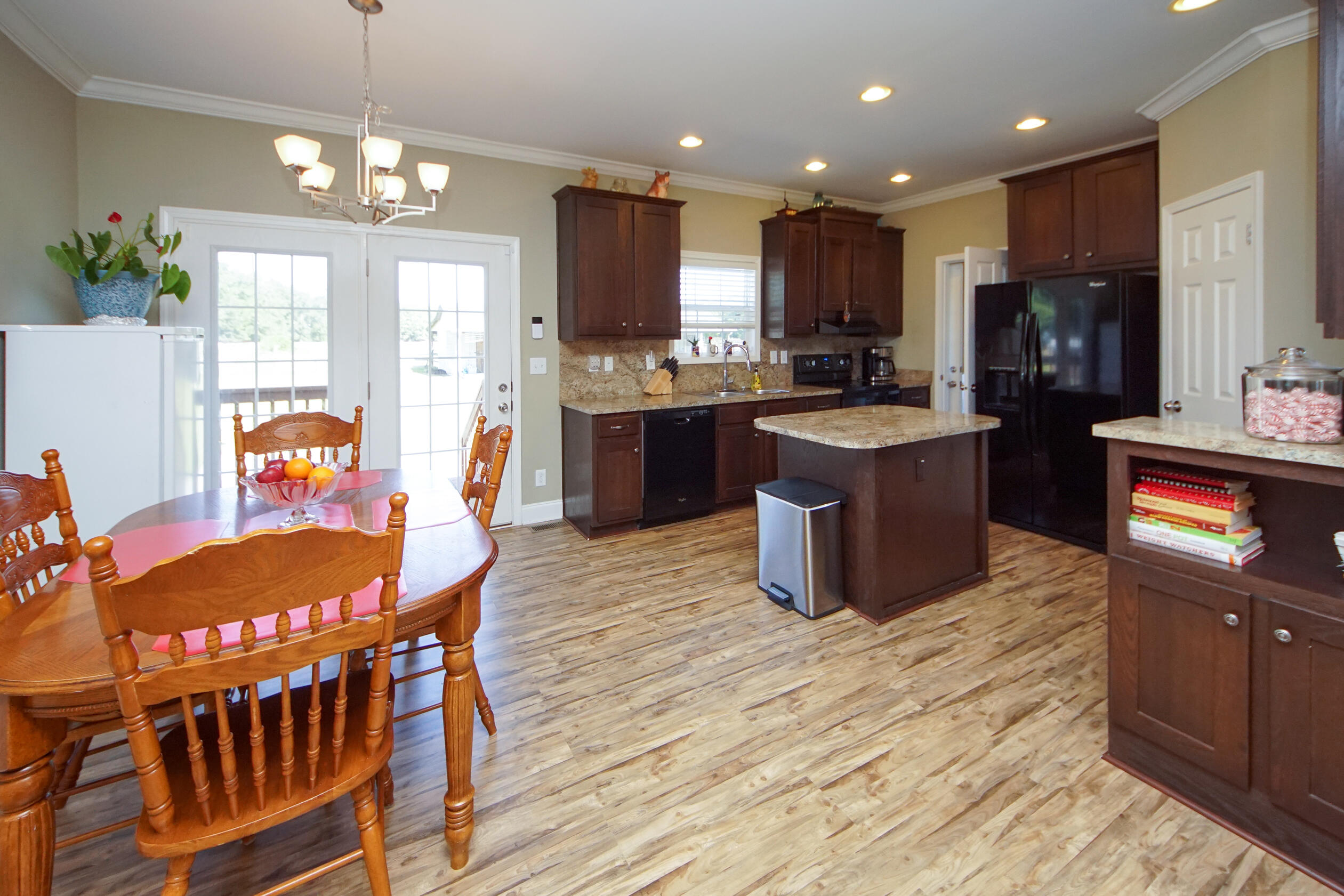 278 Campbell Road Ridgeville, SC 29472 - Photo 7 of 59 Eat-in Kitchen