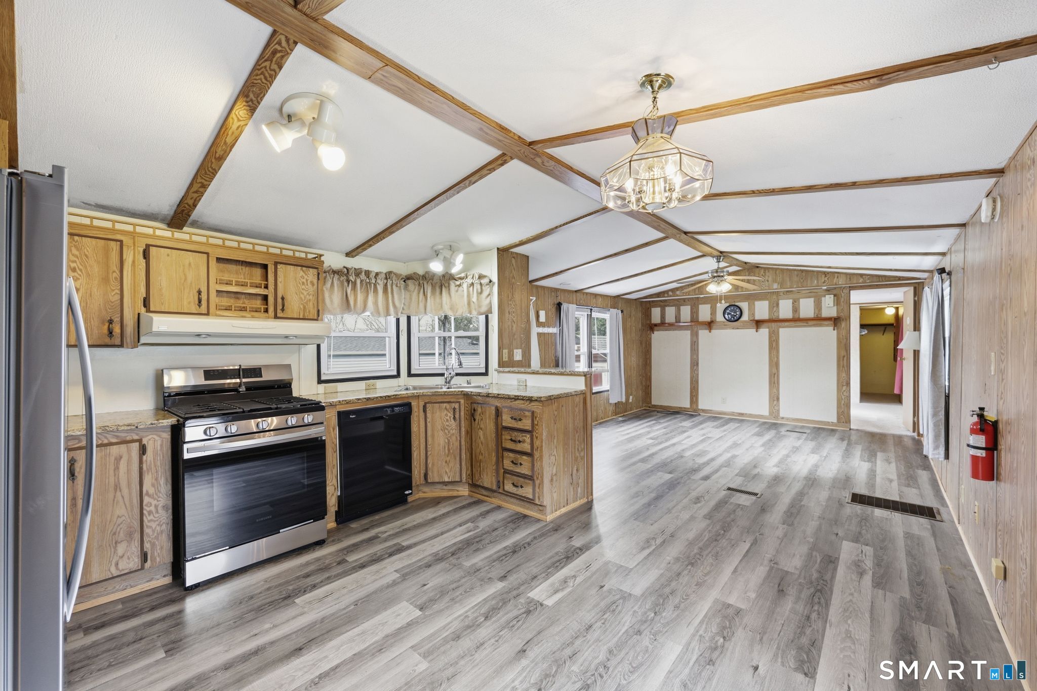 325 Kelly Road Vernon, CT 06066 - Photo 12 of 37
