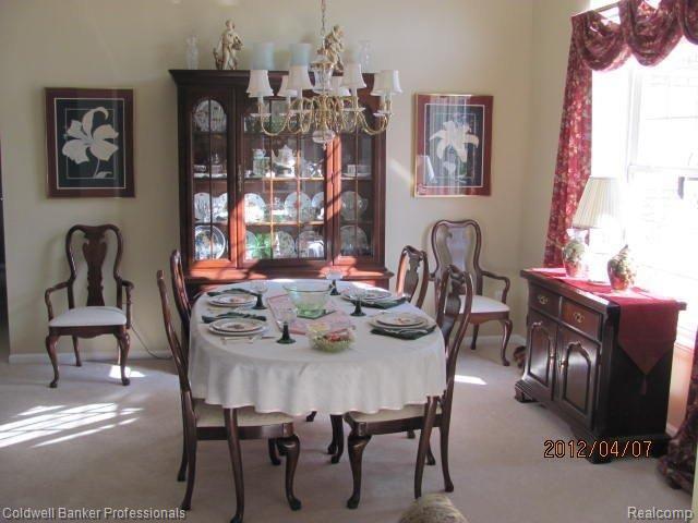 4292 Springwood Fenton, MI 48430 - Photo 8 of 18 4292 Sprinwood Dining.JPG