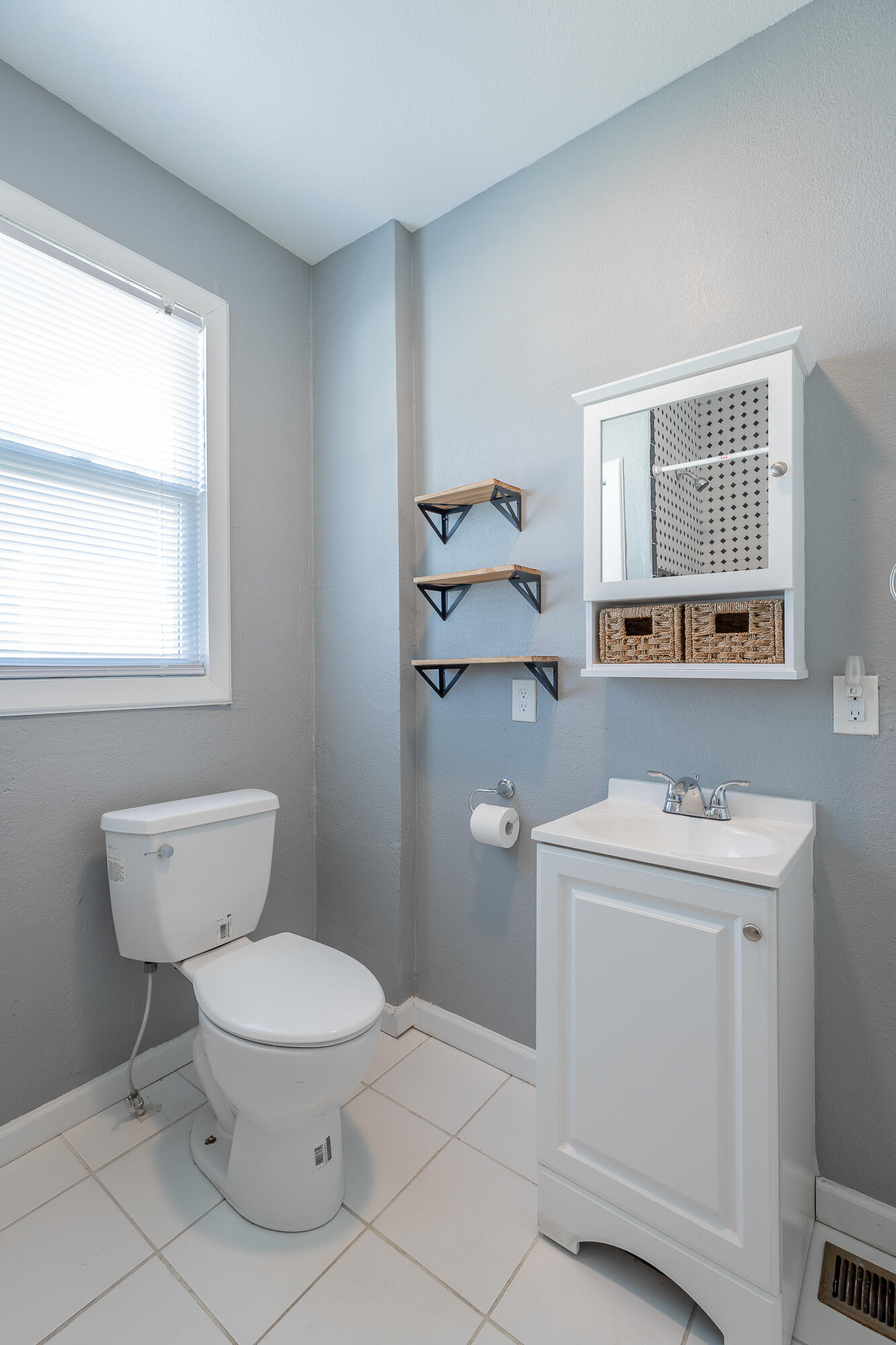 2107 Oak Street Chattanooga, TN 37404 - Photo 14 of 23 2107 Oak Street HD-49