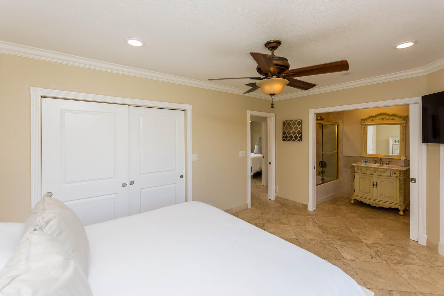 817 Northeast 71st Street Boca Raton, FL 33487 - Photo 13 of 43 817 NE 71st St Boca Raton FL-large-031-0