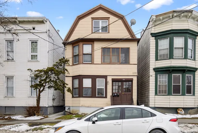 $325,000 | 558 Washington Avenue, Albany, NY 12203
