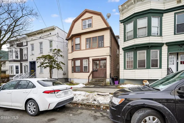 $325,000 | 558 Washington Avenue, Albany, NY 12203
