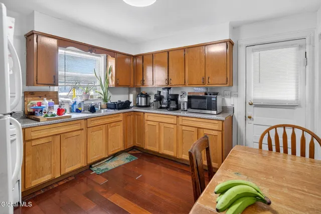 $325,000 | 558 Washington Avenue, Albany, NY 12203