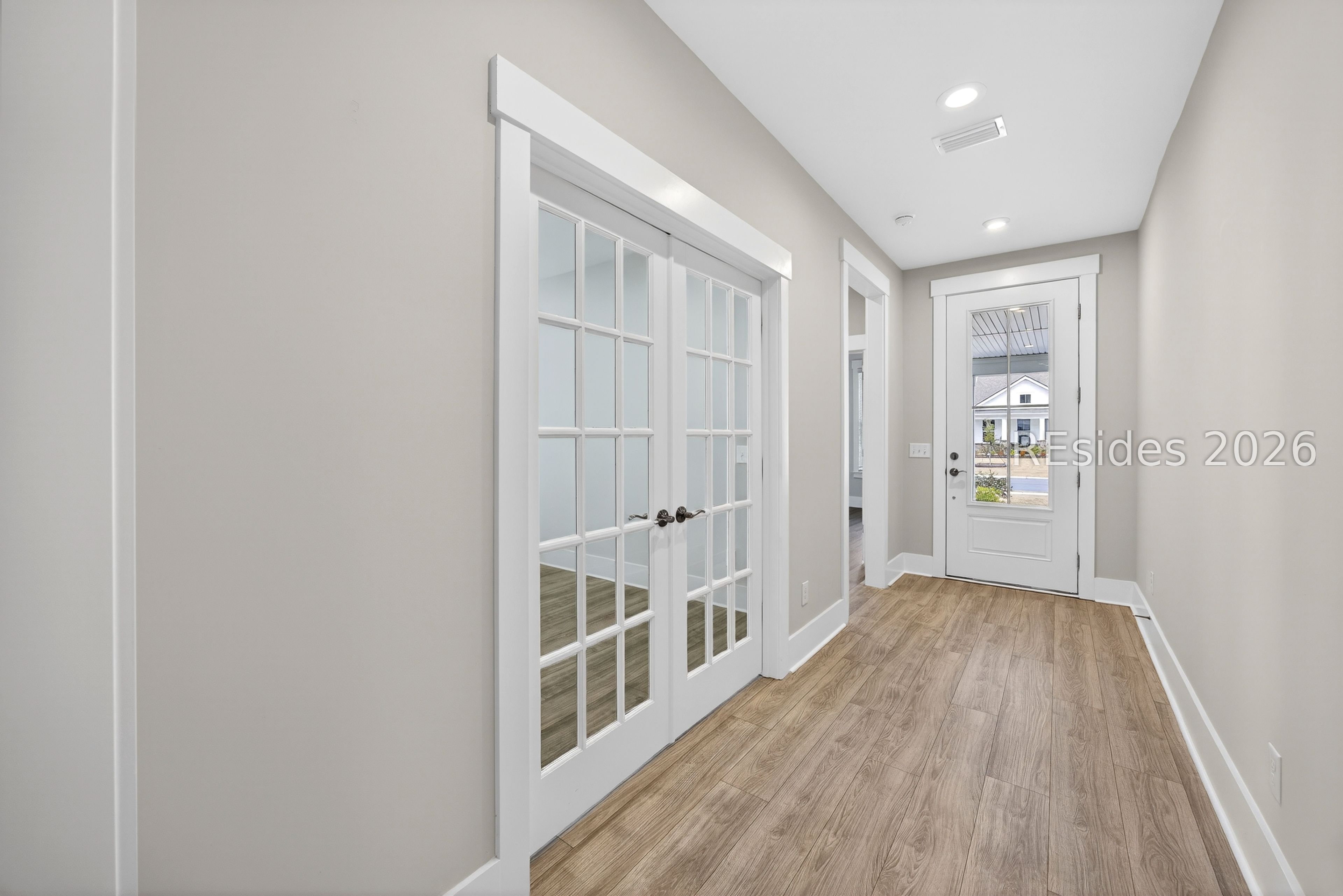539 Sunfish Way Bluffton, SC 29909 - Photo 16 of 71 Hallway to front door