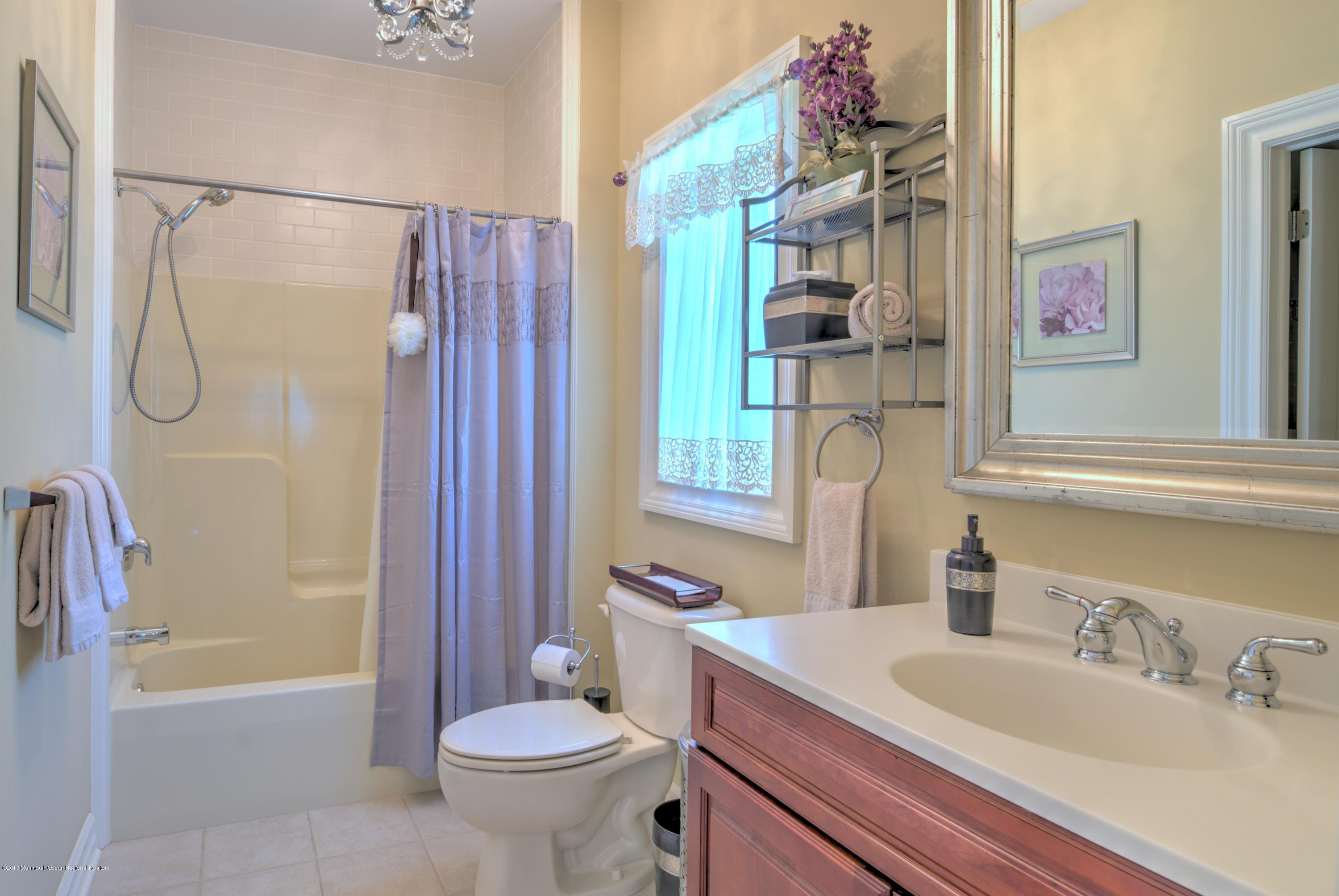 136 Millhurst Road Manalapan, NJ 07726 - Photo 20 of 44 020_GUEST SUITE BATHROOM
