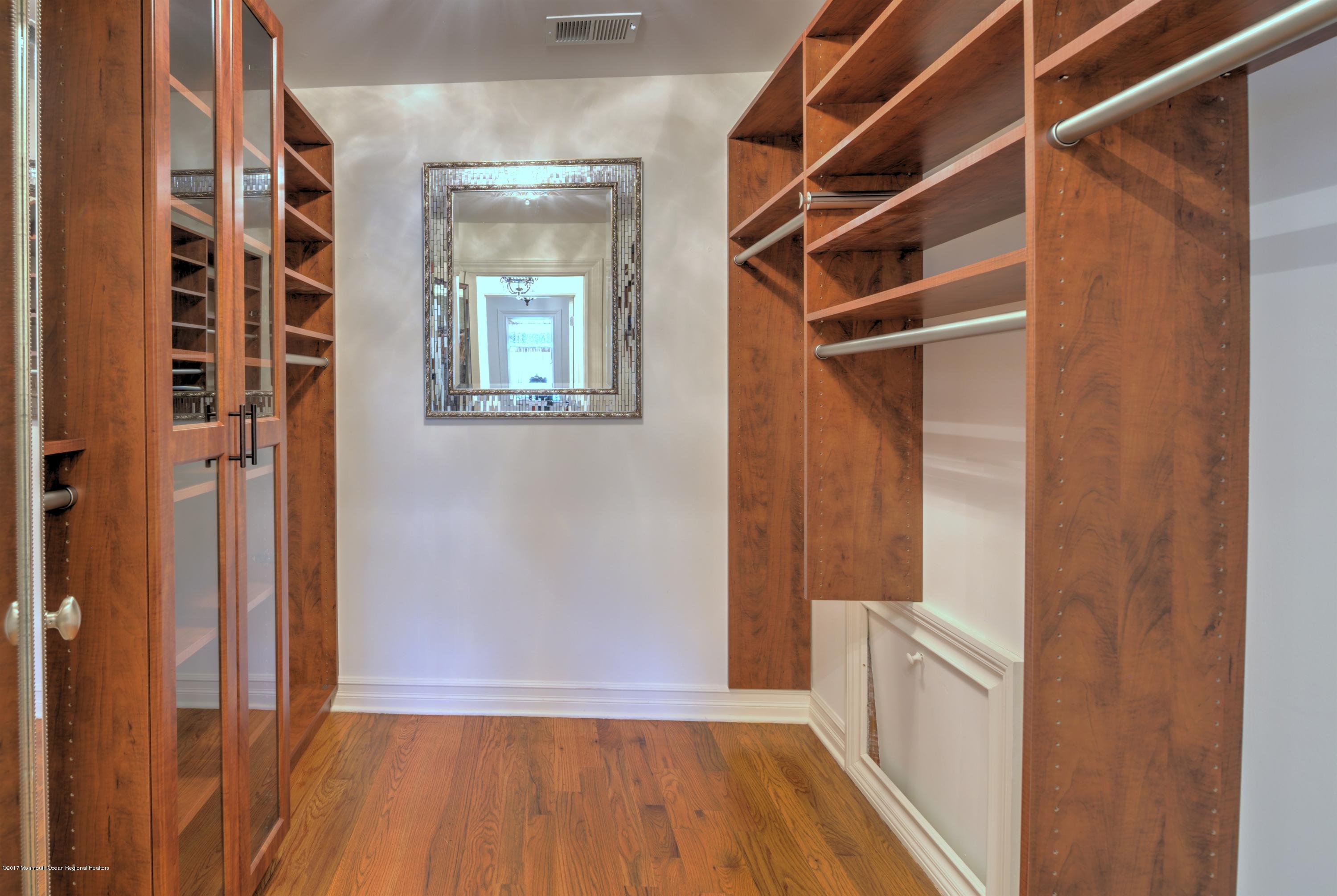 136 Millhurst Road Manalapan, NJ 07726 - Photo 25 of 44 025_HIS MASTER CLOSET