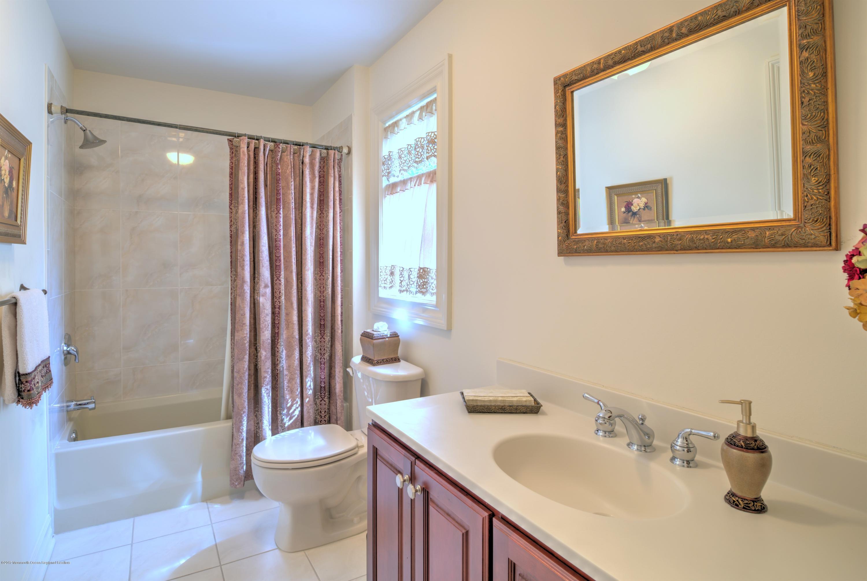 136 Millhurst Road Manalapan, NJ 07726 - Photo 31 of 44 031_PRINCESS SUITE BATHROOM