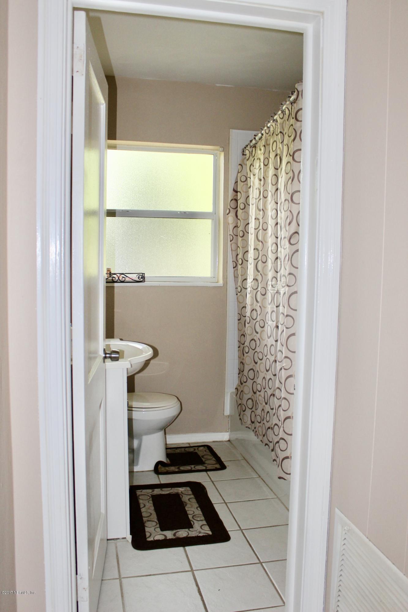 604 Glynlea Road Jacksonville, FL 32216 - Photo 5 of 16 fullsizeoutput_19d