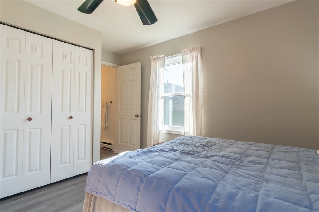 66 Walsh Street Springfield, MA 01109 - Photo 14 of 24