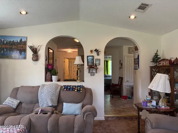 $250,000 | 5495 Highway 90, Marianna, FL 32446
