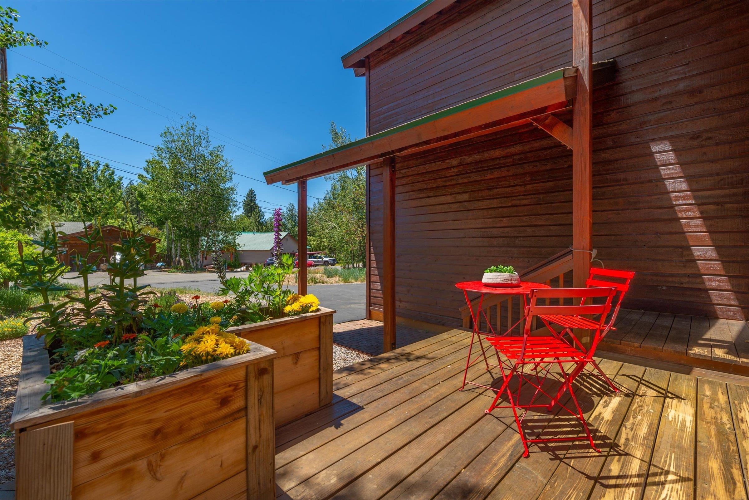10309 Evensham Place Truckee, CA 96161 - Photo 5 of 21 a patio with table and chairs