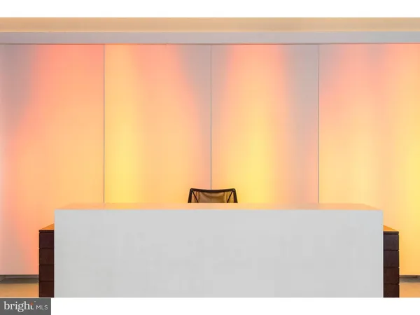 $3,240 | 1900-20 Arch Street, Unit 716, Philadelphia, PA 19103