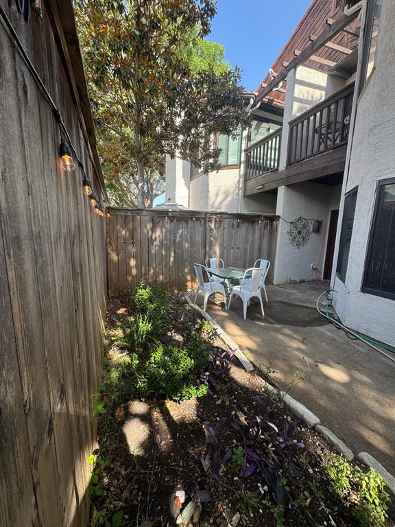 18040 Midway Road, Unit 145 Dallas, TX 75287 - Photo 16 of 19 a view of a street with sitting area