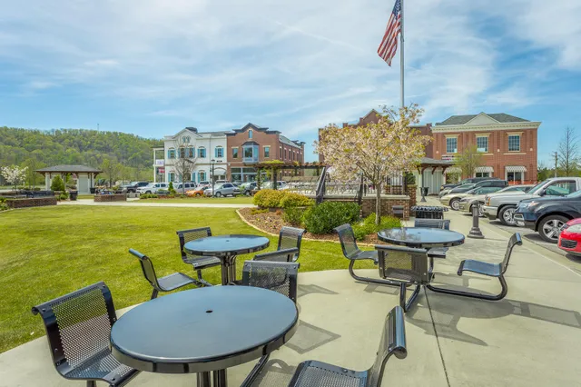 $425,000 | 4514 Sweet Berry Lane, Ooltewah, TN 37363