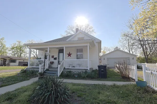 $115,000 | 501 North Shelby Avenue, Salem, IL 62881