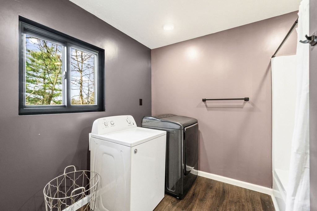 939 Watauga Road Cookeville, TN 38506 - Photo 15 of 28 a utility room with dryer and washer