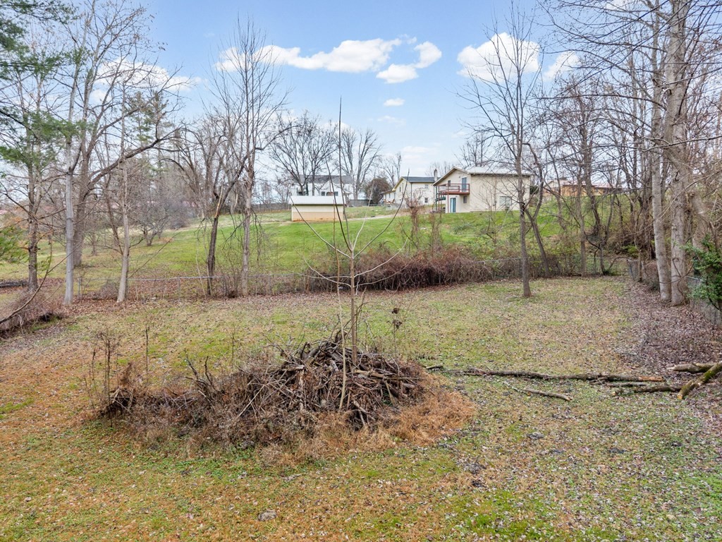 939 Watauga Road Cookeville, TN 38506 - Photo 26 of 28 a view of a backyard