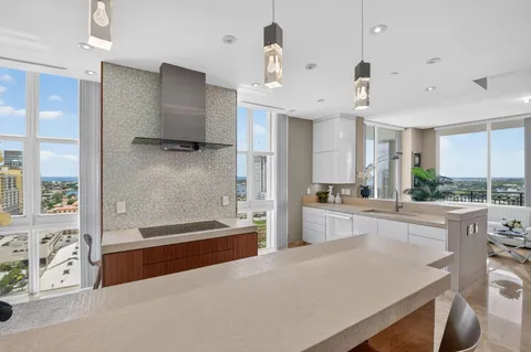 $2,100,000 | 550 Okeechobee Boulevard, Unit LPH23, West Palm Beach, FL 33401