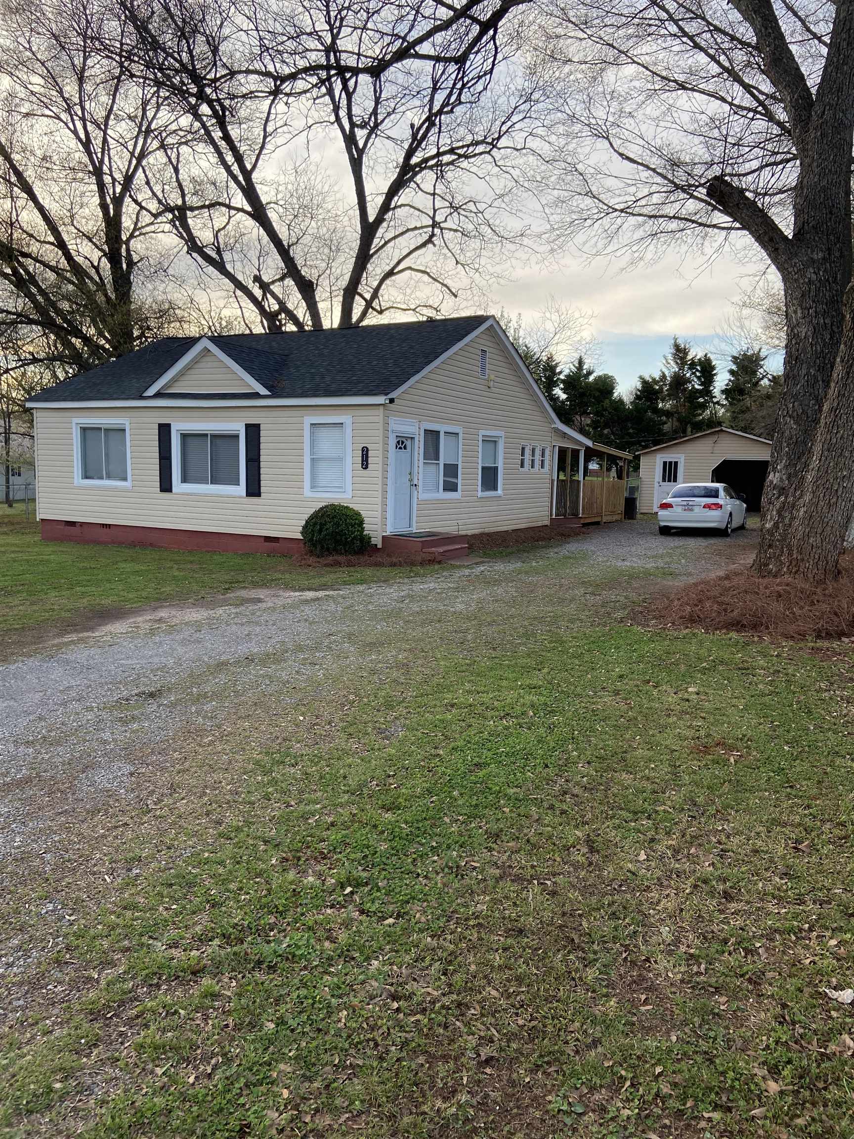 212 Wall Road Boiling Springs, SC 29316 - Photo 1 of 14 Gallery Image 1